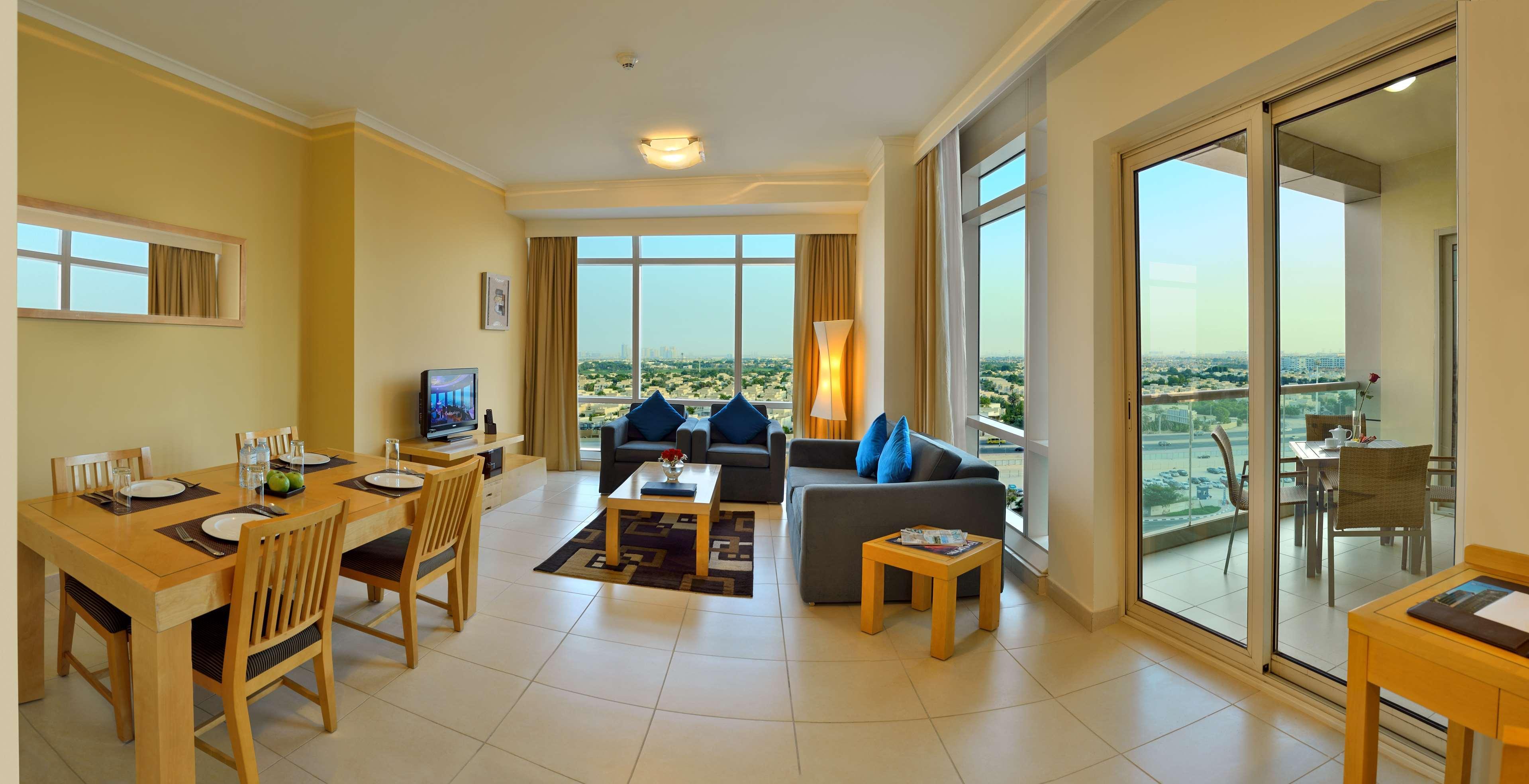 Oaks Liwa Heights Hotel Suites Dubai Exteriör bild